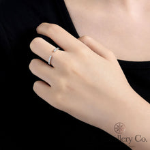 Load image into gallery viewer Moissanite Stacking Ring 全莫桑石排戒
