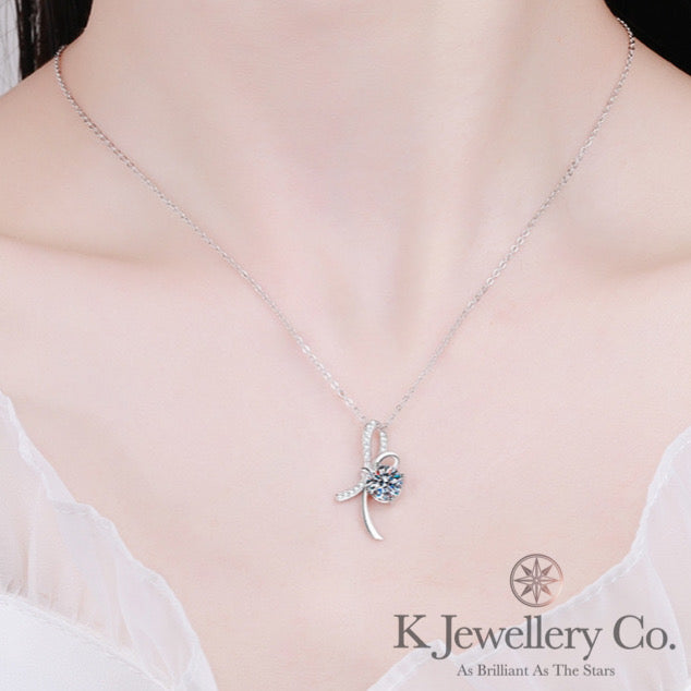 最安 Moissanite Ribbon Knot Necklace Moissanite Ribbon Knot アクセサリー