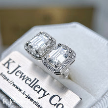 將圖片載入圖庫檢視器 Moissanite Radiant Cut/ Emerald Cut Halo Ear Studs  莫桑石祖母綠切/雷迪恩切圍鑲耳環
