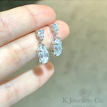Load image into gallery viewer Moissanite Pear Earrings Moissanite pear-shaped 6.7 card earrings
