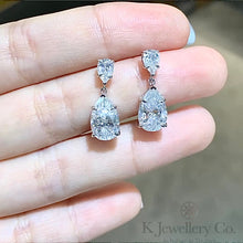 Load image into gallery viewer Moissanite Pear Earrings Moissanite pear-shaped 6.7 card earrings
