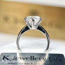 將圖片載入圖庫檢視器 Moissanite Solitaire  Six Prongs Ring 莫桑石清高鑲收幼臂六爪戒指
