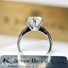 Load image into gallery viewer Moissanite Solitaire Six Prongs Ring Moissanite high inlaid small arm six prong ring

