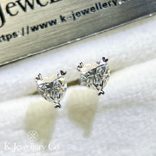 Load image into gallery viewer Moissanite Heart Earrings 莫桑石愛心石耳環
