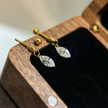 Load image into gallery viewer Cubic Zirconia Marquise Earring imported high carbon drill punched marquise screw needle earrings 
