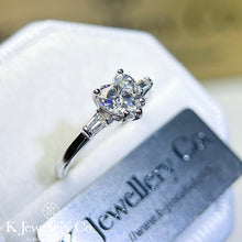 Load image into gallery viewer Moissanite Heart Ring Moissanite heart-shaped unique ring

