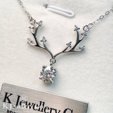 將圖片載入圖庫檢視器 Moissanite Deer 1ct Necklace 莫桑石小鹿1卡頸鏈
