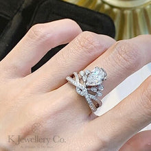 將圖片載入圖庫檢視器 Moissanite 1.5ct Pear Josephine Crown Ring 莫桑石約瑟芬皇冠梨型1.5卡戒指
