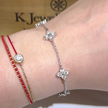 Load the video into the gallery viewer and play, Moissanite Lucky Clover Bracelet Moissanite four-leaf clover five-flower bracelet
