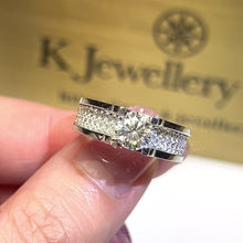 將影片載入圖庫檢視器並播放，Moissanite Men Horn Paved Ring 莫桑石男款牛角微鑲戒指
