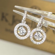 Load the video into the gallery viewer and play, Moissanite Dancing Stone Earrings 莫桑石跳動的心靈動耳環
