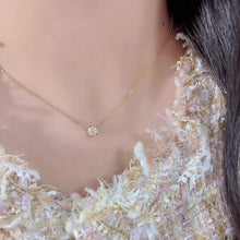 將影片載入圖庫檢視器並播放，Cubic Zirconia Taille Impératrice cut Necklace 進口訂製高碳鑽皇后切頸鏈
