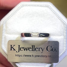 將影片載入圖庫檢視器並播放，Moissanite Emerald Ring 莫桑石簡約祖母綠切戒指
