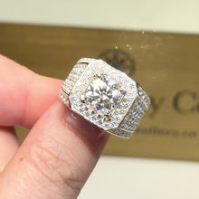 將影片載入圖庫檢視器並播放，Moissanite Luxurious Set Men Ring 莫桑石滿鑽豪華鑲嵌男戒
