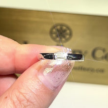 將影片載入圖庫檢視器並播放，Moissanite Emerald Ring 莫桑石簡約祖母綠切戒指
