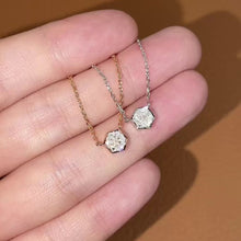 將影片載入圖庫檢視器並播放，Cubic Zirconia Taille Impératrice cut Necklace 進口訂製高碳鑽皇后切頸鏈
