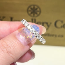 將影片載入圖庫檢視器並播放，Moissanite Laced Full Paved Ring 莫桑石蕾絲邊全鑽戒指
