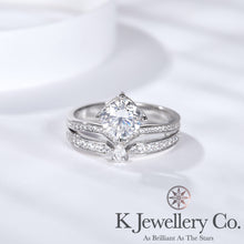 Load image into gallery viewer Moissanite 2ct Cushion Cut Princess Crown Ring Moissanite crown pillow type 2 card ring
