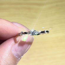 將影片載入圖庫檢視器並播放，Moissanite Classic 0.1ct Ring 莫桑石小清新10分戒指
