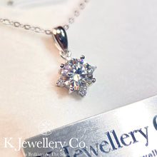 Load image into gallery viewer Moissanite Star Necklace Moissanite eight-pointed star necklace
