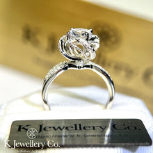 將圖片載入圖庫檢視器 Moissanite Floral Crown Ring 莫桑石花嫁皇冠戒指
