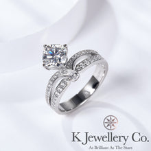 Load image into gallery viewer Moissanite 2ct Cushion Cut Princess Crown Ring Moissanite crown pillow type 2 card ring
