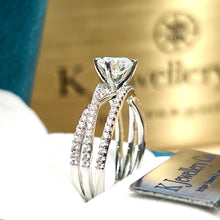 將圖片載入圖庫檢視器 Moissanite Eternity Love Ring 莫桑石永恆的愛戒指
