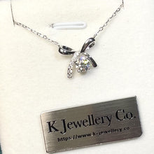 將影片載入圖庫檢視器並播放，Moissanite Bowknot Necklace 莫桑石蝴蝶結頸鏈
