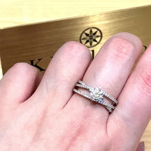 將影片載入圖庫檢視器並播放，Moissanite Eternity Love Ring 莫桑石永恆的愛戒指
