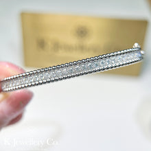 將圖片載入圖庫檢視器 Moissanite Beaded Full Paved Bangle 全莫桑石滿鑽珠邊隱藏扣手鐲
