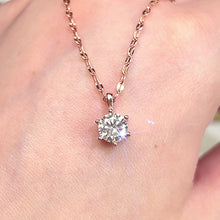 將影片載入圖庫檢視器並播放，Moissanite Six Prong Necklace 莫桑石六爪頸鏈
