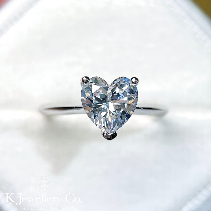Moissanite Heart Shape Ring 莫桑石愛心型清鑲刀臂戒指