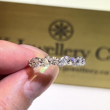 將影片載入圖庫檢視器並播放，Moissanite Star Light Ring 莫桑石繁星排戒指

