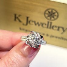 將影片載入圖庫檢視器並播放，Moissanite Floral Crown Ring 莫桑石花嫁皇冠戒指
