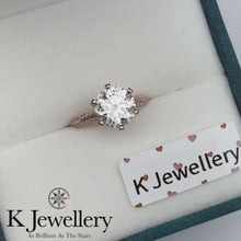 將影片載入圖庫檢視器並播放，Moissanite 18K Gold Setting Paved Ring 18K莫桑石六爪密鑲戒指
