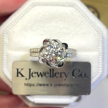 將影片載入圖庫檢視器並播放，Moissanite Floral Crown Ring 莫桑石花嫁皇冠戒指
