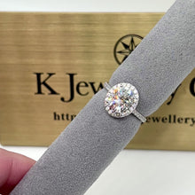 將影片載入圖庫檢視器並播放，Moissanite Oval Paved Ring 莫桑石橢圓形圍鑲1ct 2ct 戒指
