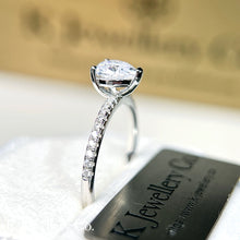 將圖片載入圖庫檢視器 Moissanite Heart Shape Paved Ring 莫桑石愛心型鑲石臂戒指
