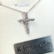 將影片載入圖庫檢視器並播放，Moissanite Cross Necklace 莫桑石十字架頸鍊
