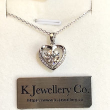 將影片載入圖庫檢視器並播放，Moissanite Heart Necklace  莫桑石愛心圍鑲頸鏈
