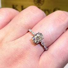 將影片載入圖庫檢視器並播放，Moissanite 2ct Oval Marquise Ring 莫桑石2卡橢圓形馬眼石戒指
