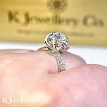 將圖片載入圖庫檢視器 Moissanite Floral Crown Ring 莫桑石花嫁皇冠戒指
