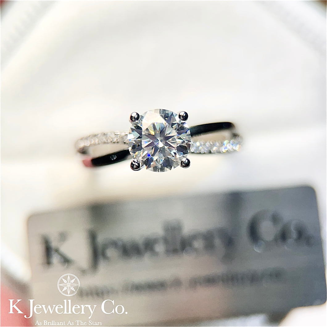 Moissanite Infinity Ring 莫桑石愛無限戒指