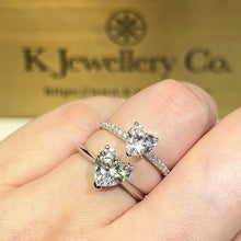 將影片載入圖庫檢視器並播放，Moissanite Heart Shape Paved Ring 莫桑石愛心型鑲石臂戒指

