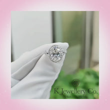 將影片載入圖庫檢視器並播放，Moissanite 18K Oval Full Paved Ring 18K莫桑石橢圓鵝蛋型圍鑲戒指
