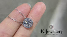 將影片載入圖庫檢視器並播放，Moissanite Belle Necklace 莫桑石Belle 密鑲頸鏈
