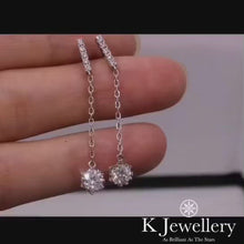 將影片載入圖庫檢視器並播放，Moissanite Snowflake Drop Earrings 莫桑石雪花長耳環
