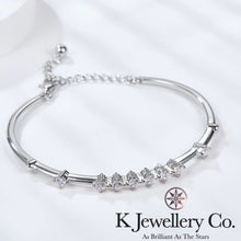 Load image into gallery viewer Moissanite Star River Bangle Moissanite Star River Bracelet
