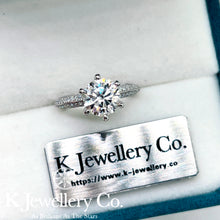 將圖片載入圖庫檢視器 Moissanite Setting Pave Ring 莫桑石六爪密鑲戒指
