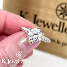 將圖片載入圖庫檢視器 Moissanite Setting Pave Ring 莫桑石六爪密鑲戒指
